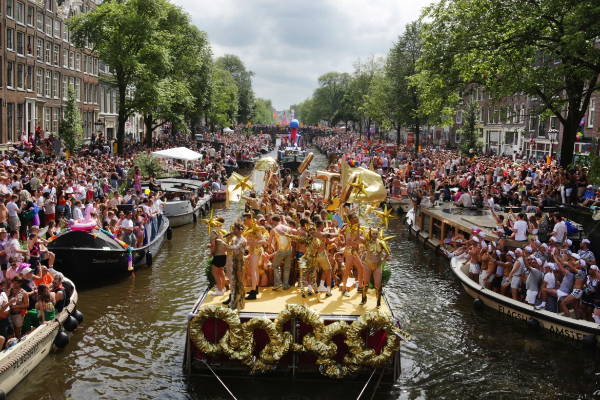 L’orgoglio della fede al Pride di Amsterdam