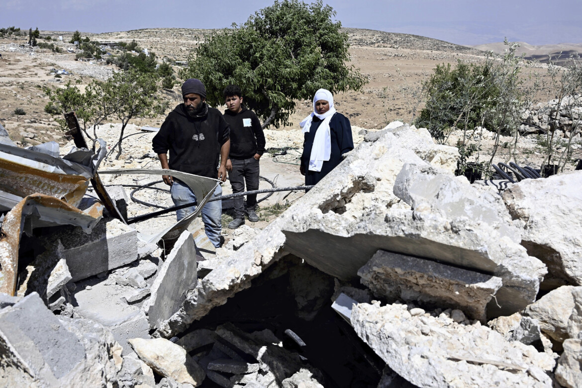 Sami Huraini: «Bombardateci pure, noi continueremo a resistere» Sami Huraini: «Bombardateci pure, noi continueremo a resistere»