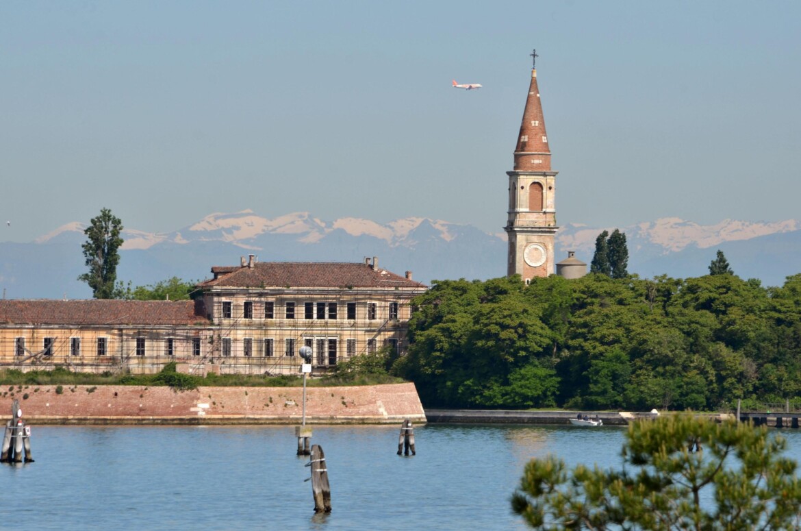 Poveglia, un’isola che diventa bene comune Poveglia, un’isola che diventa bene comune