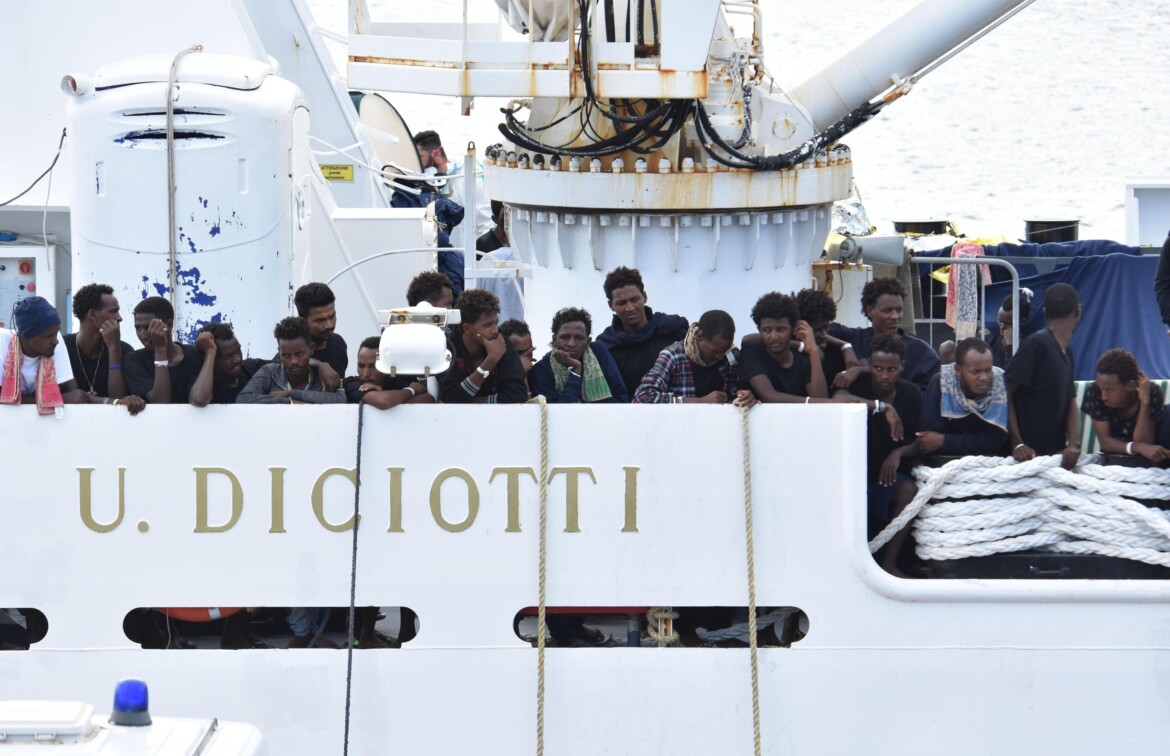 In fuga da Al Sisi, in Italia trova solo sbarre e Cpr In fuga da Al Sisi, in Italia trova solo sbarre e Cpr