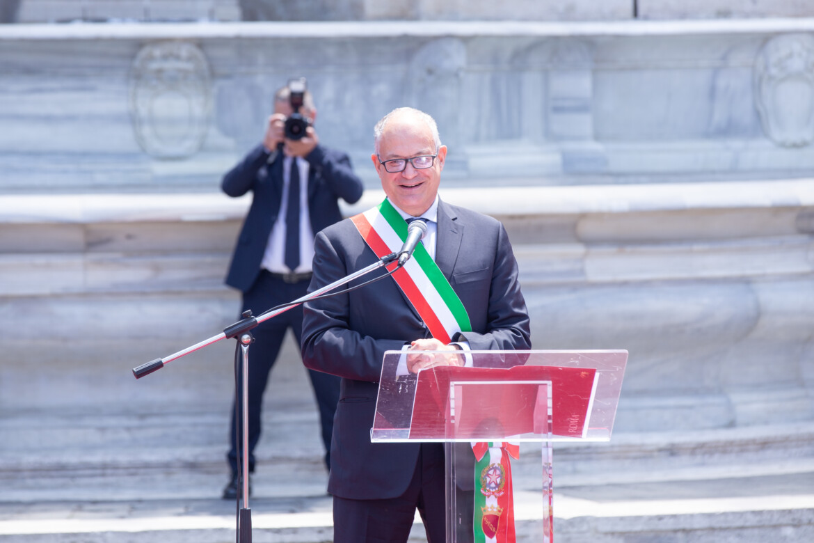 Roma futura con Gualtieri e la barra a sinistra Roma futura con Gualtieri e la barra a sinistra