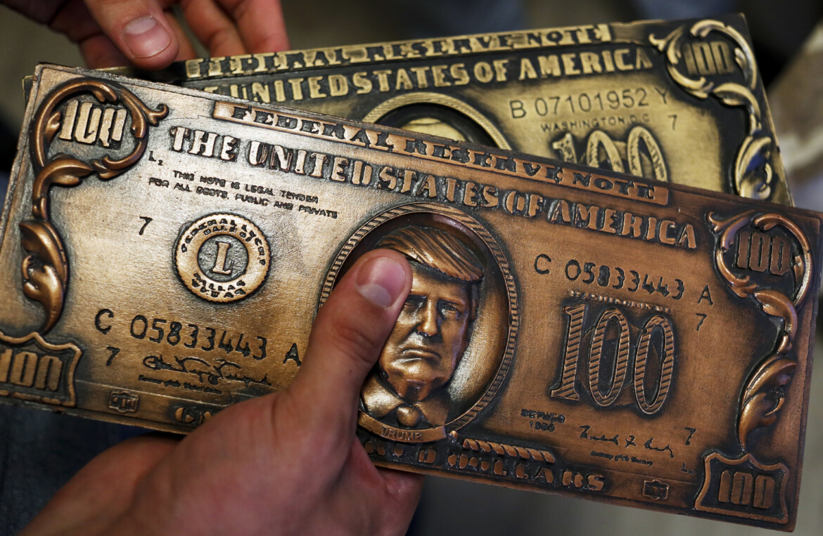 L’altro dazio, il dollaro. Così l’Europa paga due volte