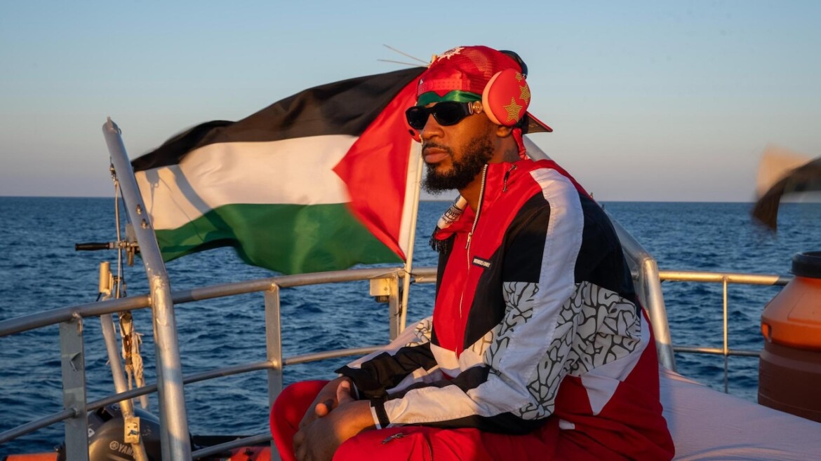 Chris Smalls: «Sono salito sulla Flotilla per collegare i puntini tra Amazon e il genocidio» Chris Smalls: «Sono salito sulla Flotilla per collegare i puntini tra Amazon e il genocidio»