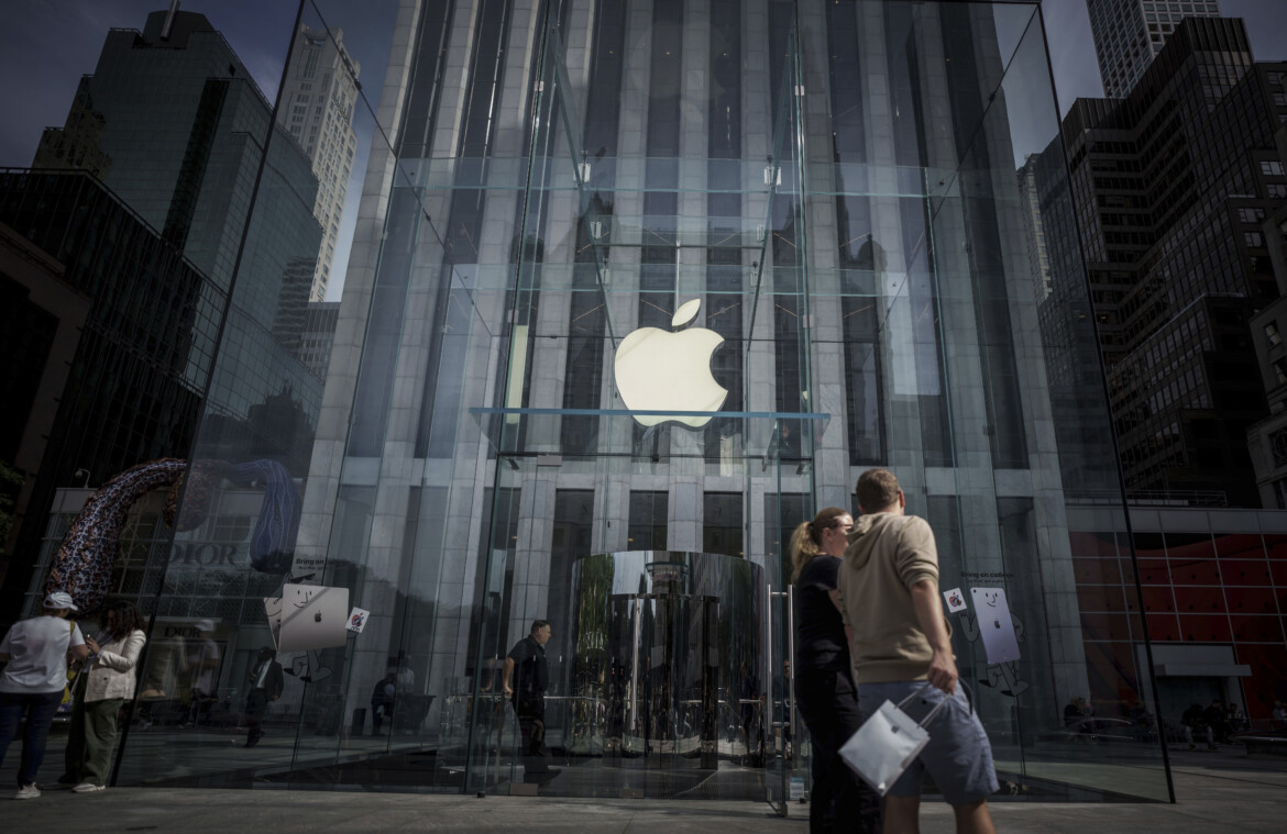 dazi trump piega anche apple cento miliardi di investimenti