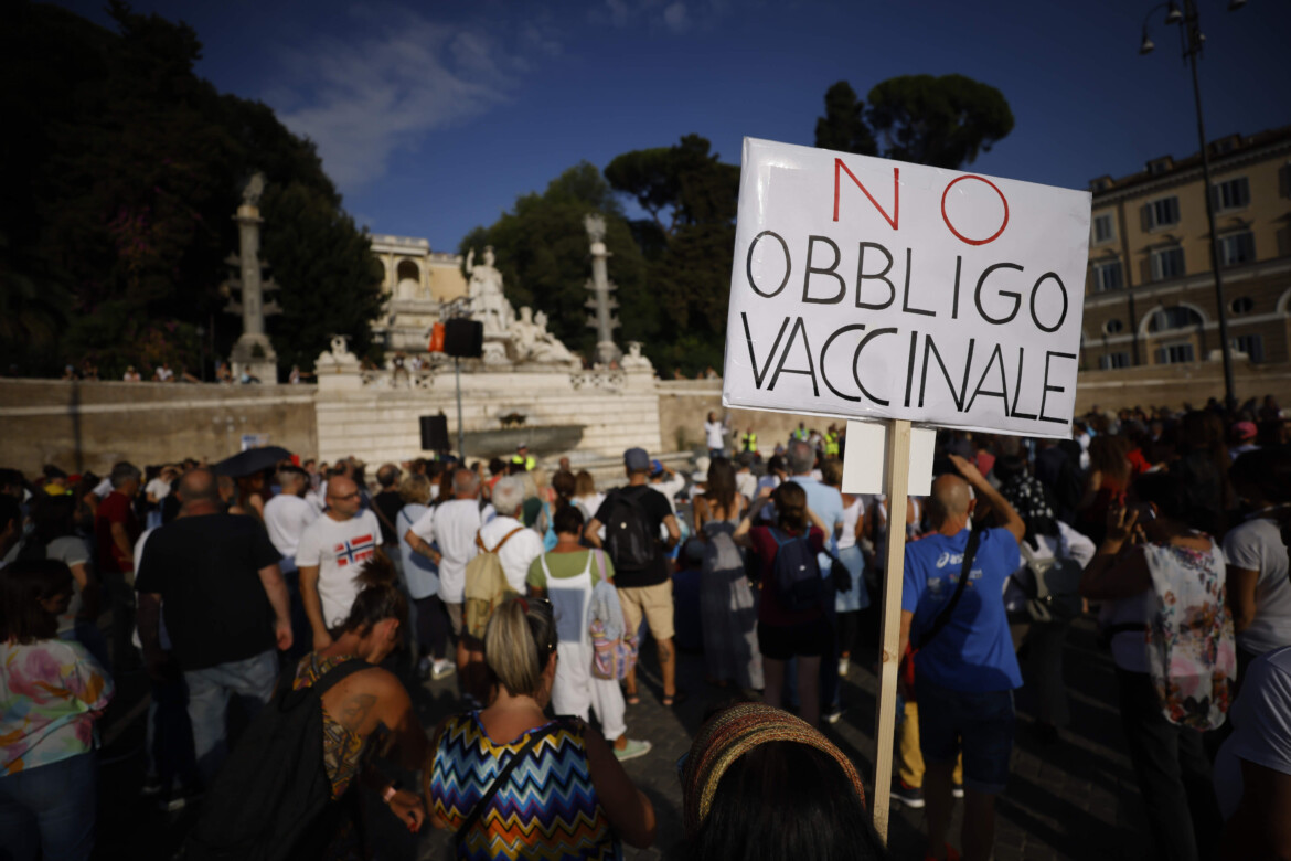 Pressing su Schillaci perché annulli le nomine dei no vax Pressing su Schillaci perché annulli le nomine dei no vax