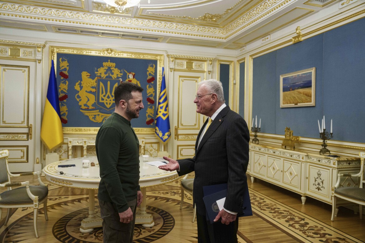 Le garbate pressioni: «Zelensky è il miglior piazzista del mondo»