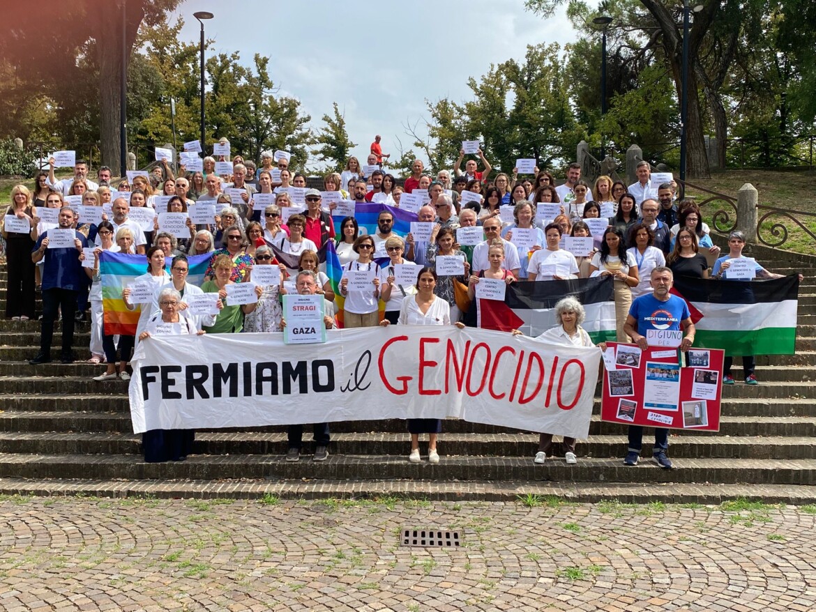 Flash mob negli ospedali italiani. «In Palestina uccisi 2mila colleghi»