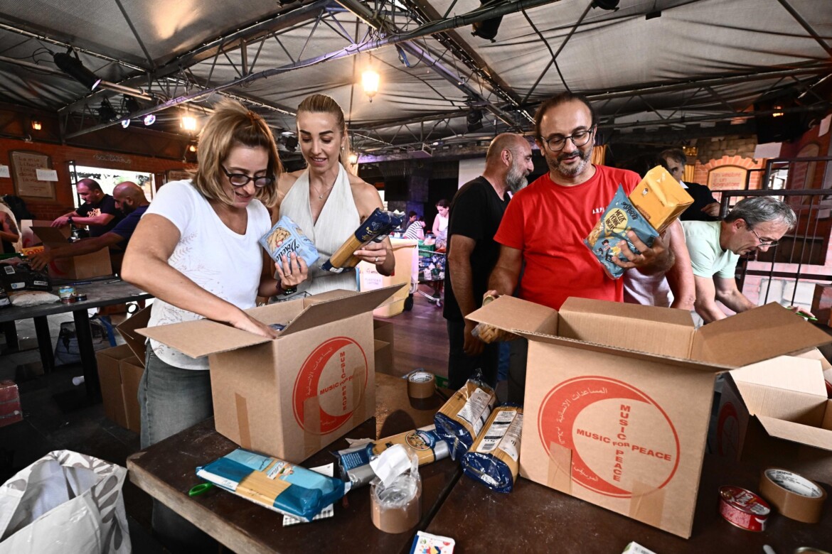 I cittadini di Genova rispondono alla chiamata di portuali e Music for Peace I cittadini di Genova rispondono alla chiamata di portuali e Music for Peace