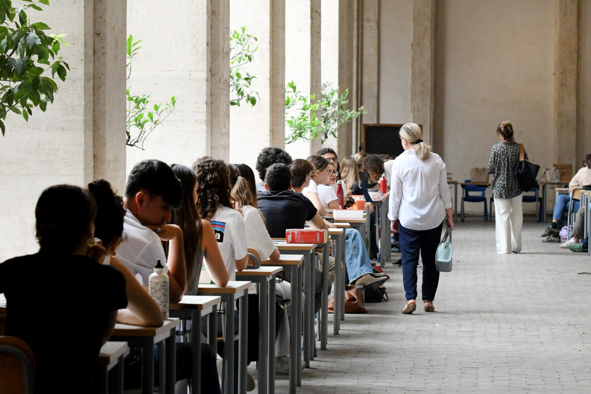 L’Ocse certifica: la scuola italiana è classista e i docenti sottopagati L’Ocse certifica: la scuola italiana è classista e i docenti sottopagati