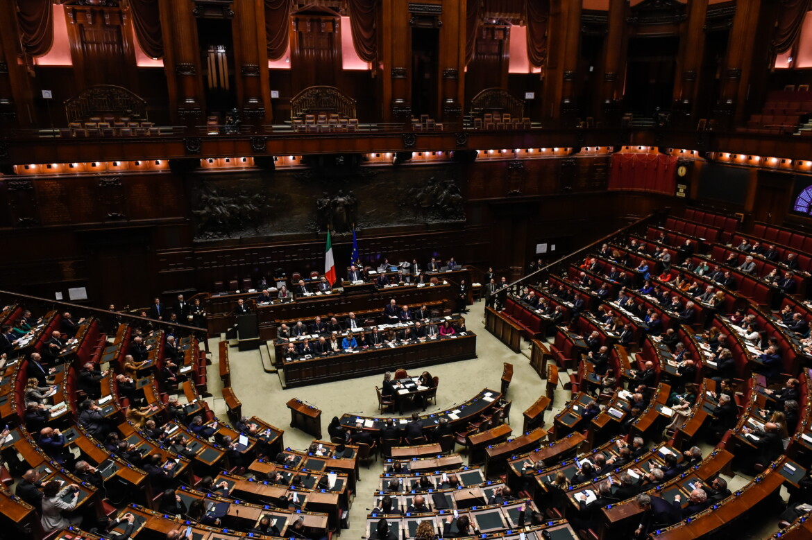 Riarmo Nato, i tre diversi no di Pd M5S Avs