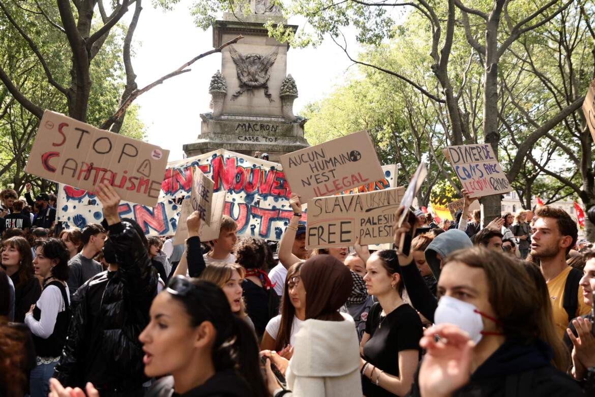 Francia, esordio d’autunno. Il nuovo movimento si mette in marcia Francia, esordio d’autunno. Il nuovo movimento si mette in marcia