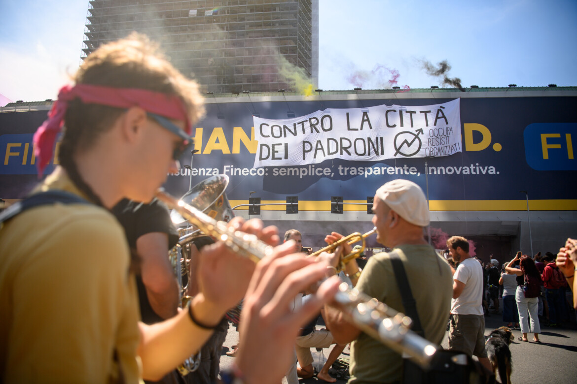 Leoncavallo rifiuta il bando e rilancia «Siamo nomadi»