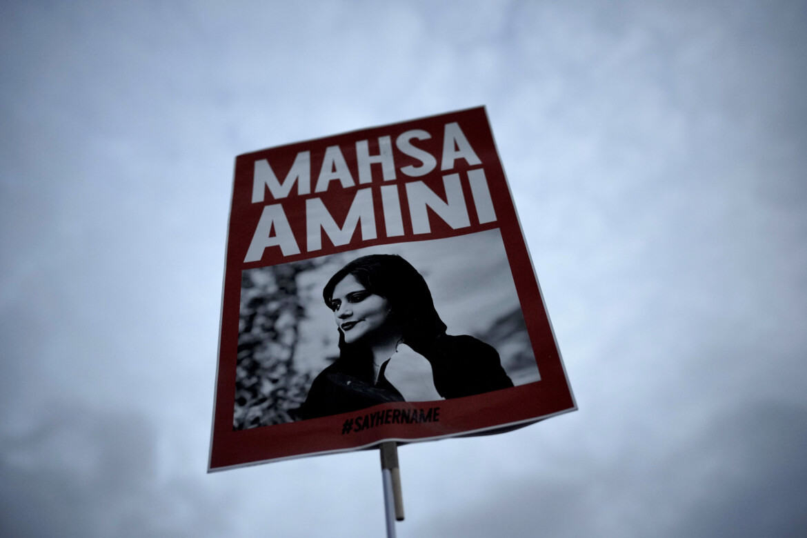 L’eredità di Mahsa Amini: una svolta irreversibile nella società iraniana