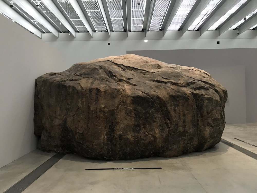 Huang Yong Ping, un meteorite sul Louvre Lens