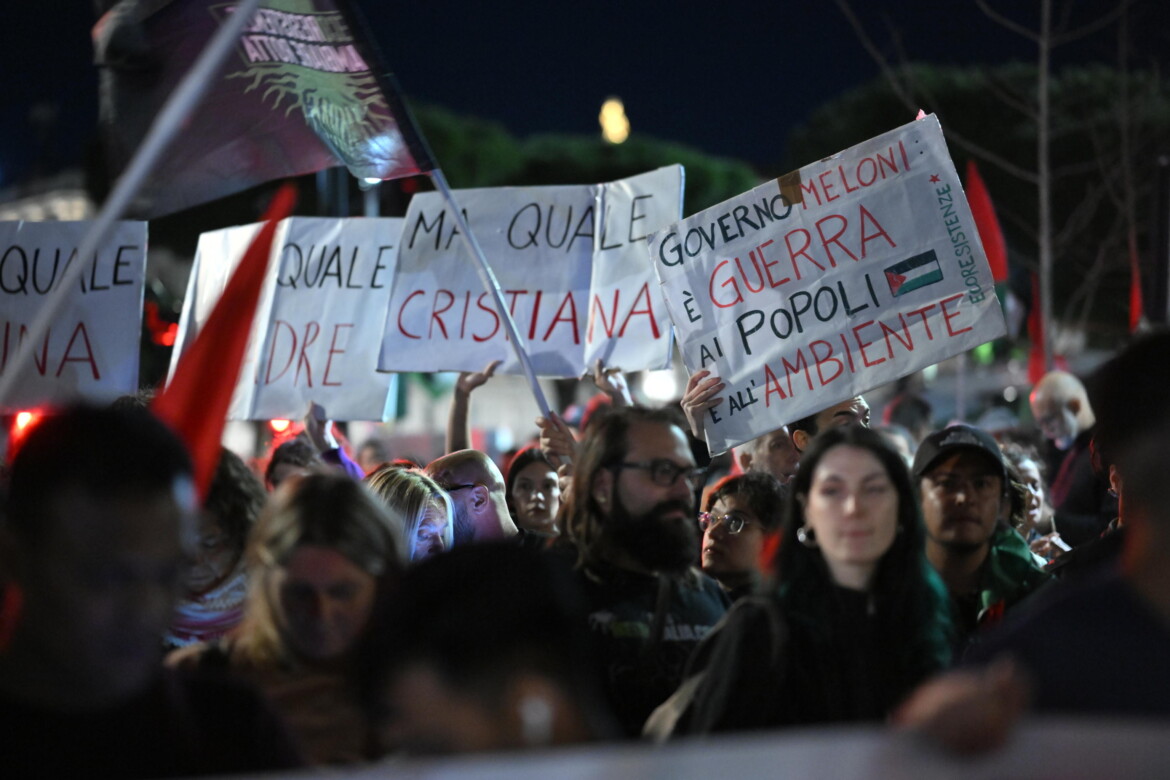 Pronte decine di denunce contro Israele e il governo