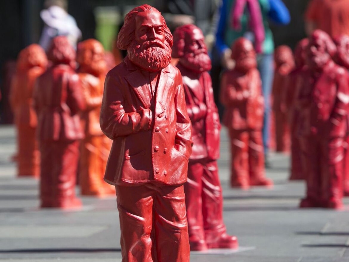 Il pensiero di Marx alla prova dei suoi critici Il pensiero di Marx alla prova dei suoi critici