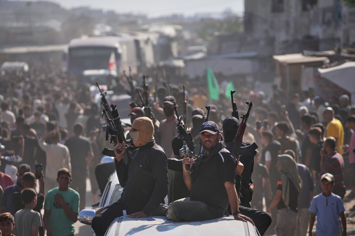 Pugno duro di Hamas che scommette su Trump