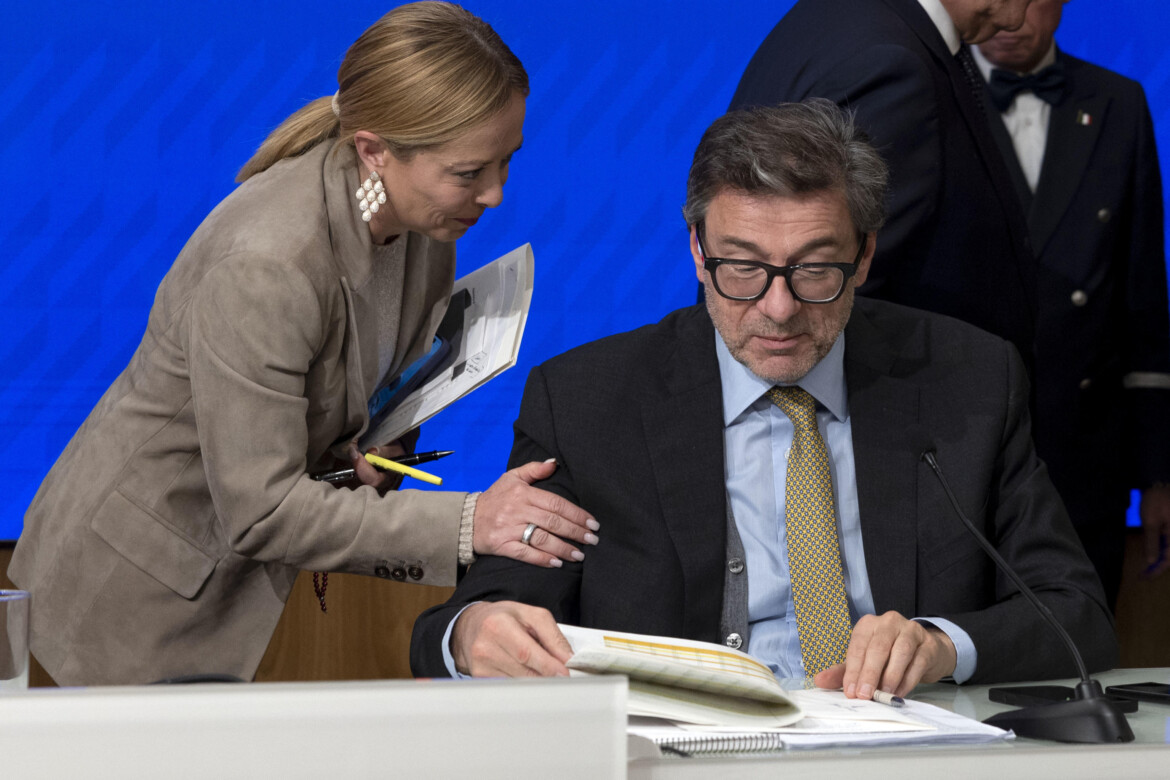 Austerità e cannoni: non piace a nessuno la trappola del bilancio Austerità e cannoni: non piace a nessuno la trappola del bilancio