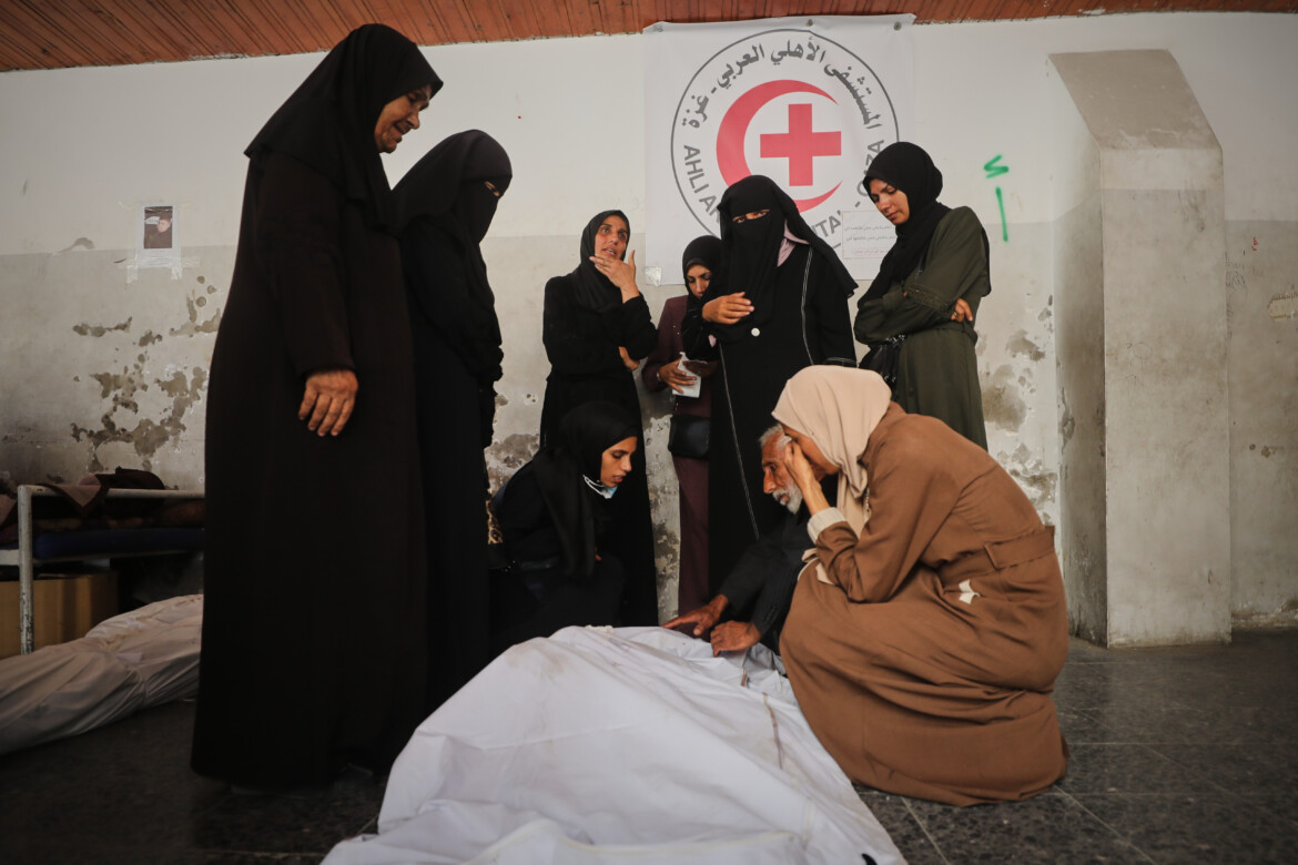 Gaza, intera famiglia sterminata da un carro armato Gaza, intera famiglia sterminata da un carro armato