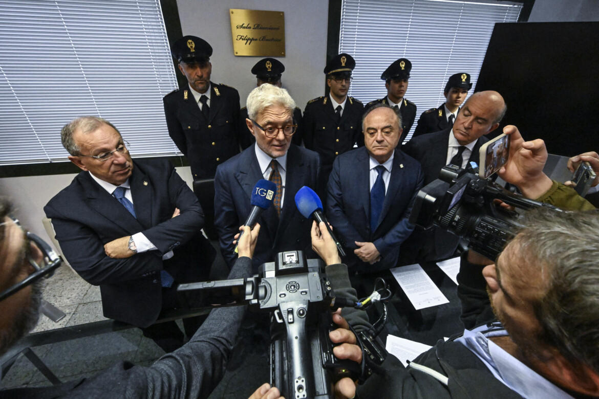 Tifosi e neonazisti. L’allarme di Melillo sulla militarizzazione Tifosi e neonazisti. L’allarme di Melillo sulla militarizzazione