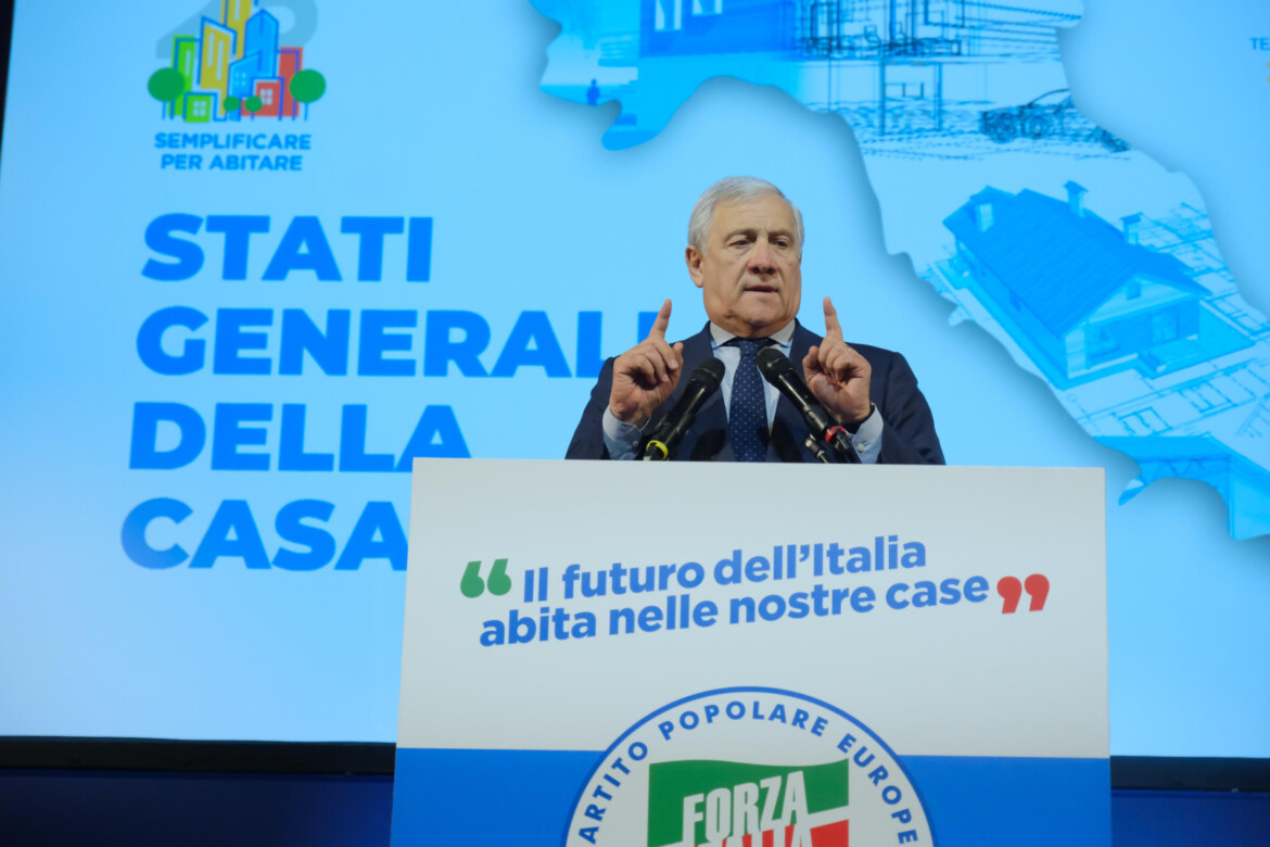 La manovra agita la destra. Servirà un vertice dei leader La manovra agita la destra. Servirà un vertice dei leader