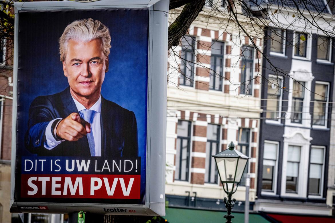 Olanda, a cavallo dell’islamofobia, Wilders in testa nei sondaggi Olanda, a cavallo dell’islamofobia, Wilders in testa nei sondaggi
