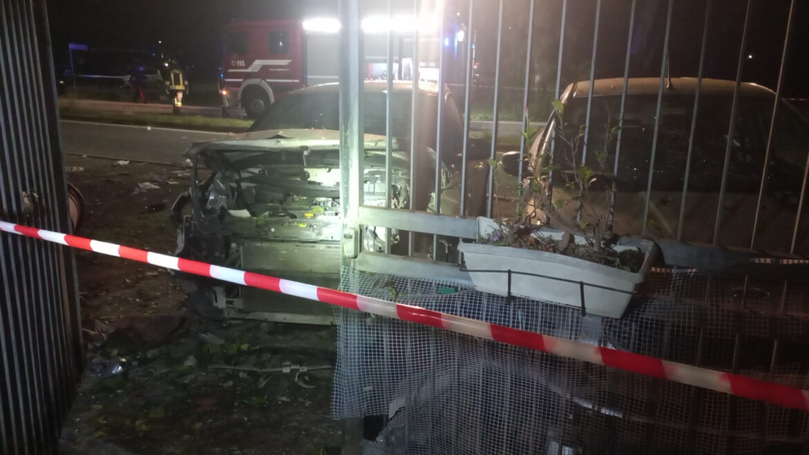 Esplode un ordigno sotto l’auto del conduttore di Report Sigfrido Ranucci Esplode un ordigno sotto l’auto del conduttore di Report Sigfrido Ranucci
