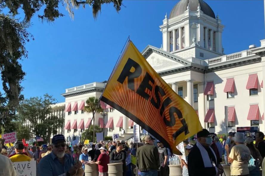 Anche la Florida repubblicana si ribella. «Torniamo a respirare» Anche la Florida repubblicana si ribella. «Torniamo a respirare»