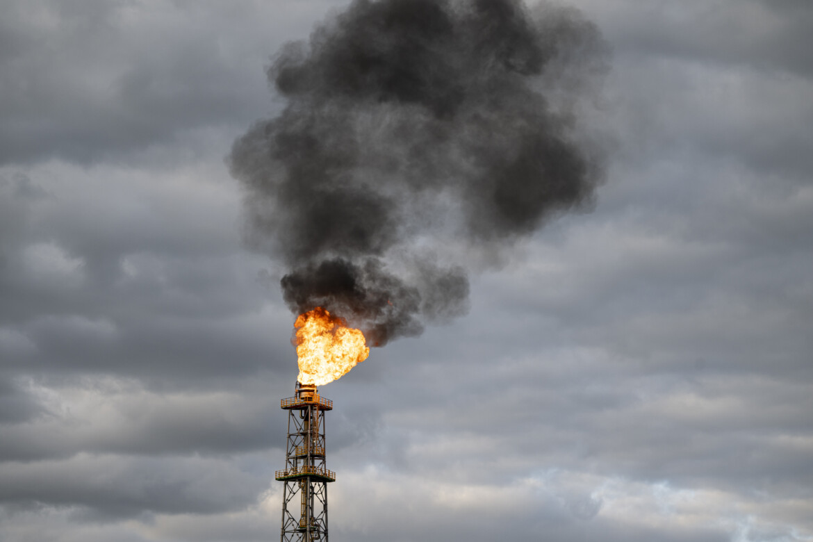 Dall’Europa 140 miliardi pubblici per prolungare i gas serra dei petrolieri Dall’Europa 140 miliardi pubblici per prolungare i gas serra dei petrolieri