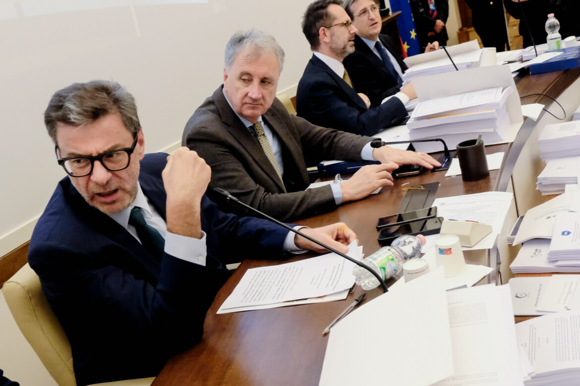 La chiamavano iniquità: Irpef, ai dirigenti 17 volte il beneficio degli operai La chiamavano iniquità: Irpef, ai dirigenti 17 volte il beneficio degli operai