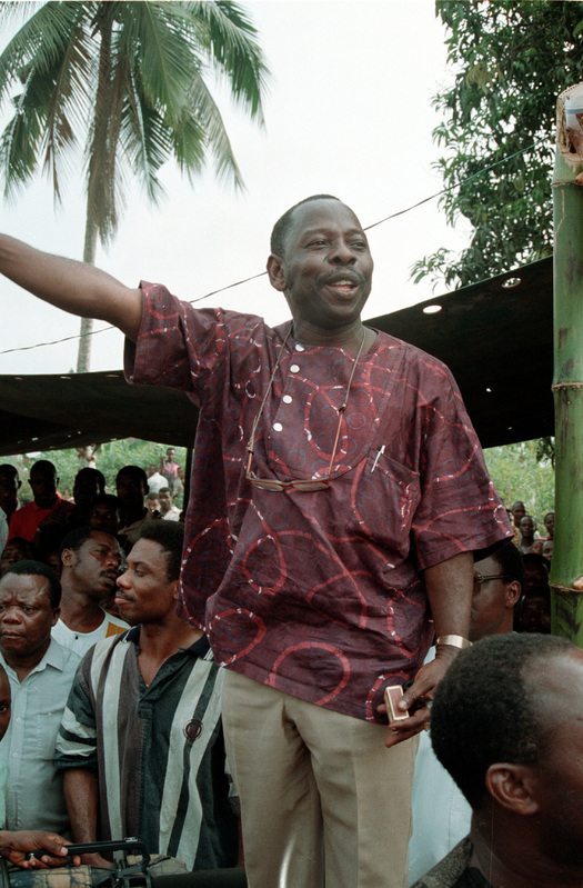Trent’anni fa, Ken Saro Wiwa. Amnesty: «La Nigeria lo dichiari innocente»