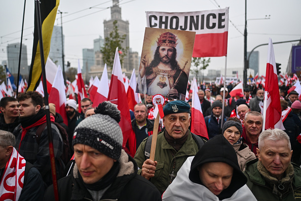 L’“ondata bruna” sfila per la marcia nazionalista dell’Indipendenza polacca