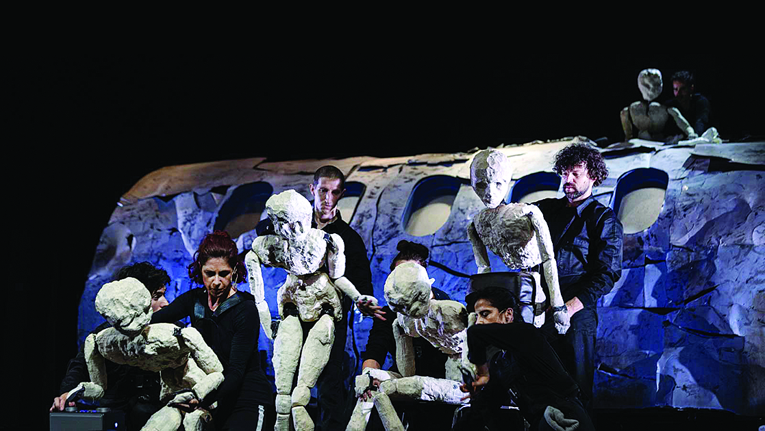 Puppets senza identità, l’uomo davanti a una scelta di vita Puppets senza identità, l’uomo davanti a una scelta di vita