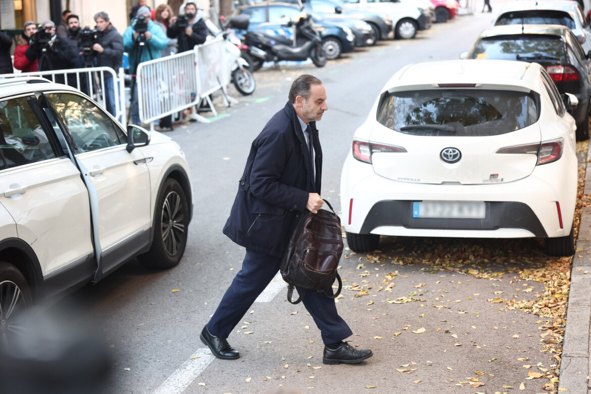 Arrestato l’ex ministro socialista Ábalos, un colpo per Sánchez