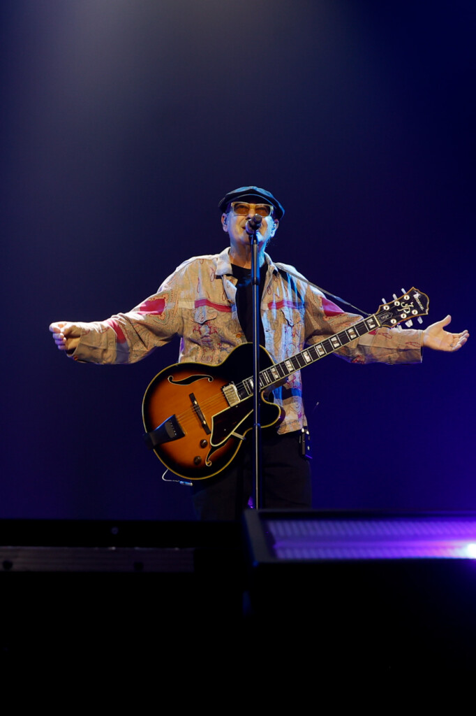 Luca Carboni: “Sono un uomo diverso” e regala emozioni al pubblico di Milano Luca Carboni: “Sono un uomo diverso” e regala emozioni al pubblico di Milano