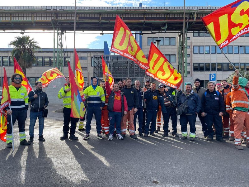 ex ilva tavoli separati il governo divide i siti produttivi
