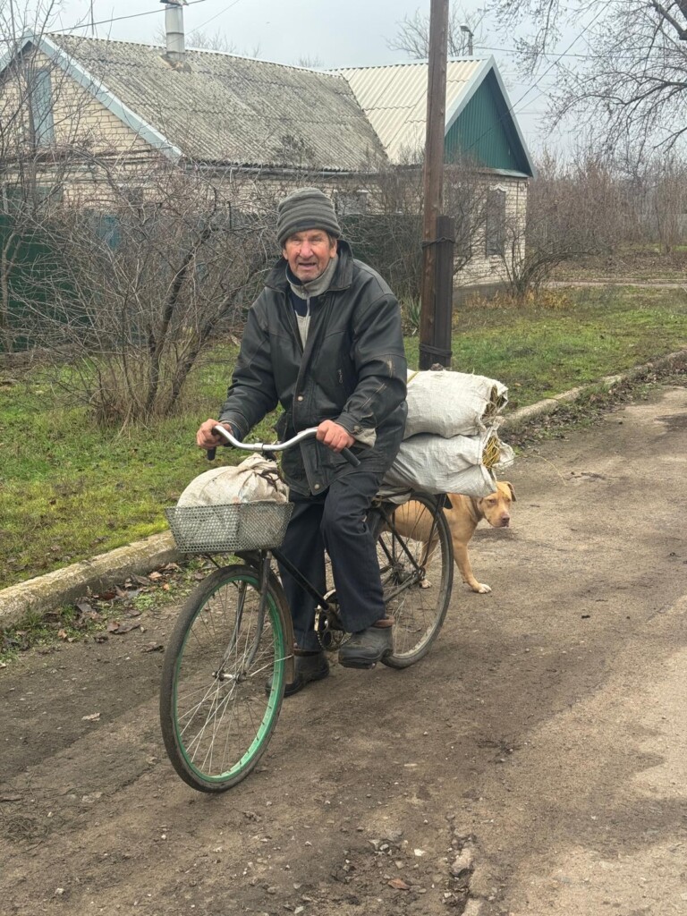 La terra di nessuno dietro l’ultima fortezza del Donbass