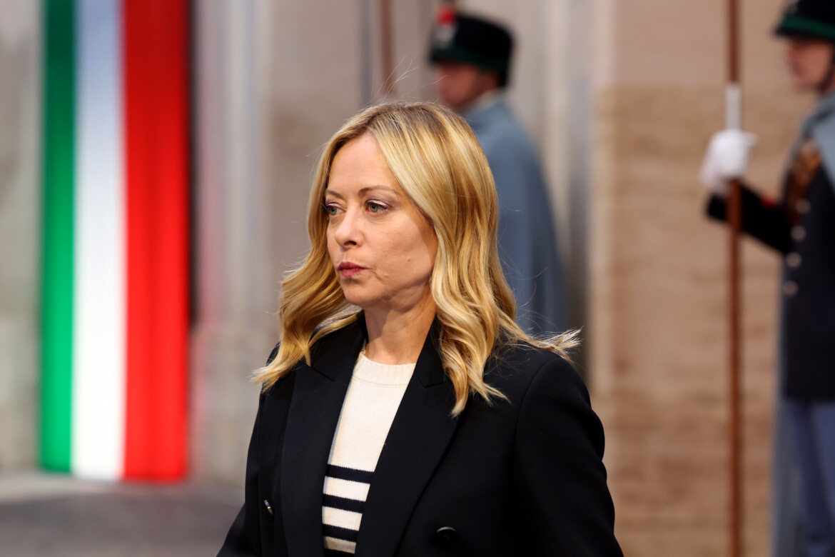 Scudi spaziali e armi a Kiev. È guerra in maggioranza