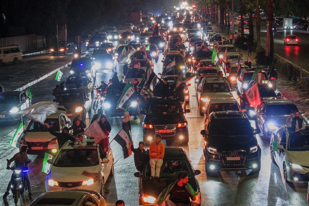 «Oscilliamo tra buio e luce». Un anno dopo la Siria vuole democrazia «Oscilliamo tra buio e luce». Un anno dopo la Siria vuole democrazia