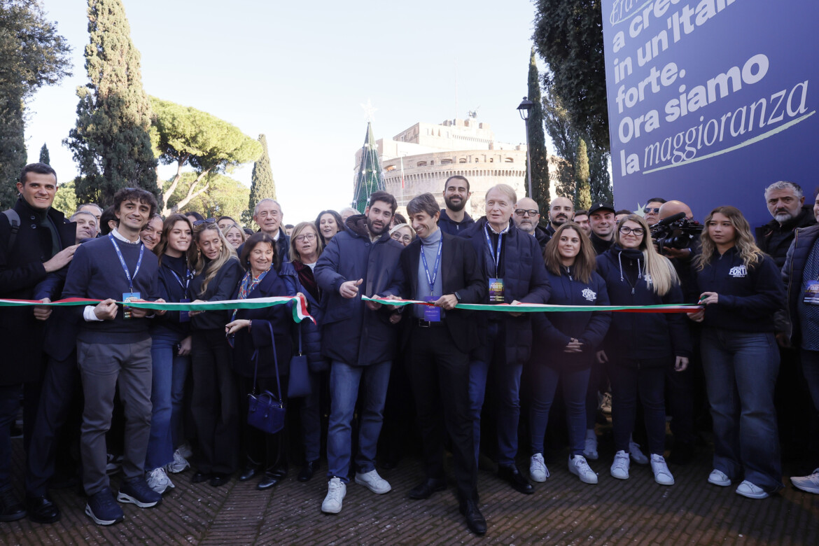 Landini e Albanese sul muro dei «bulli». Atreju può iniziare Landini e Albanese sul muro dei «bulli». Atreju può iniziare