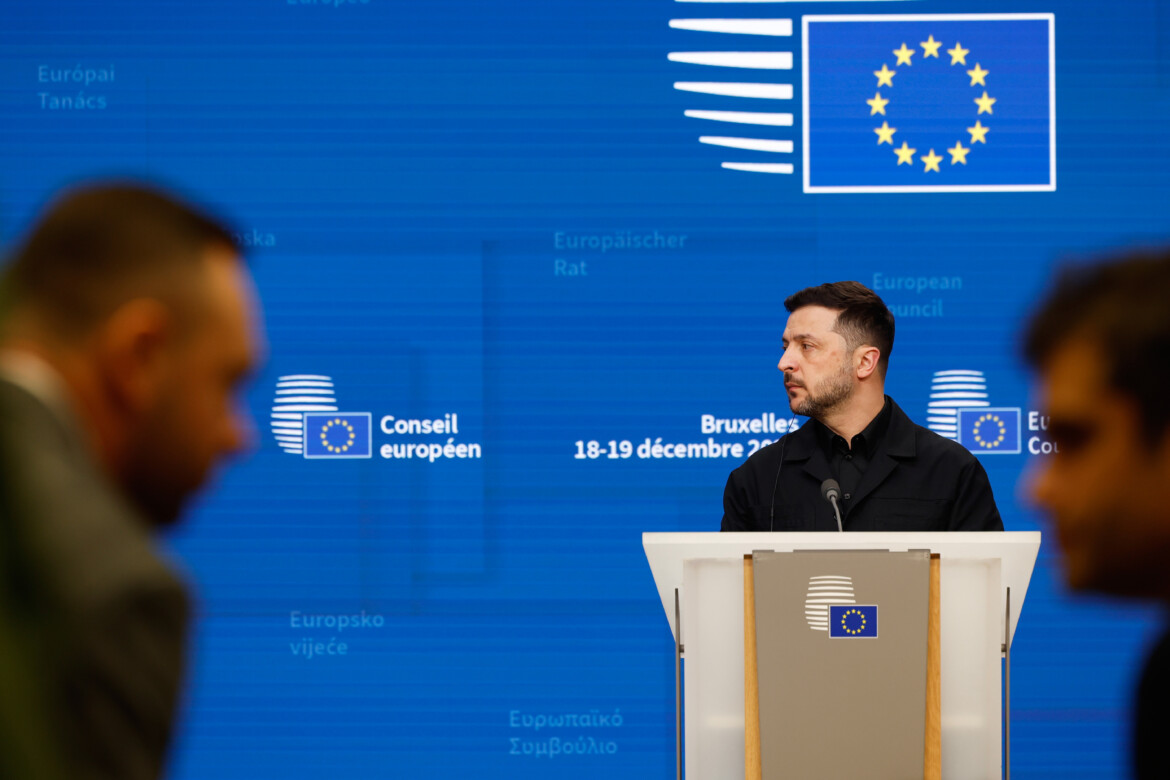 Zelensky: «Senza fondi Ue stop alle fabbriche di droni» Zelensky: «Senza fondi Ue stop alle fabbriche di droni»