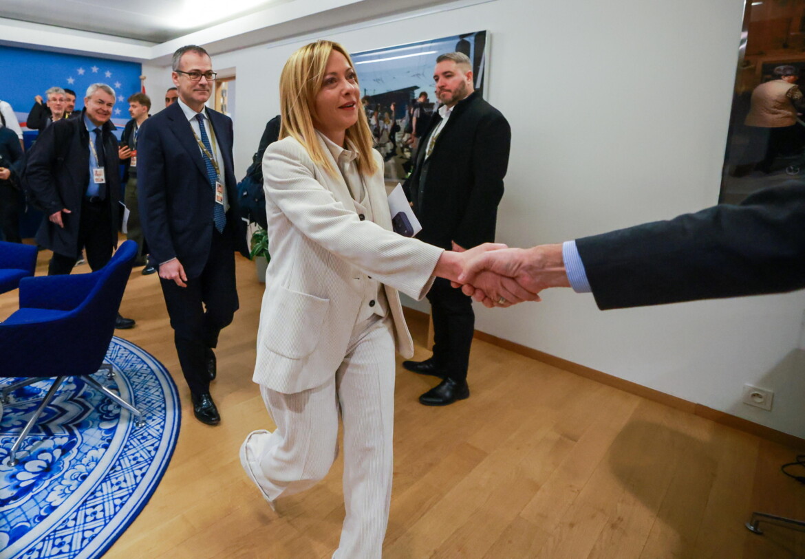 Siamo (quasi) tutti più poveri grazie ai “trionfi” di Meloni Siamo (quasi) tutti più poveri grazie ai “trionfi” di Meloni