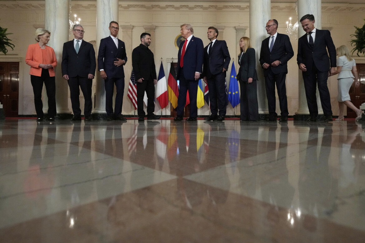 L’Europa sotto al tavolo tra Russia e Washington L’Europa sotto al tavolo tra Russia e Washington