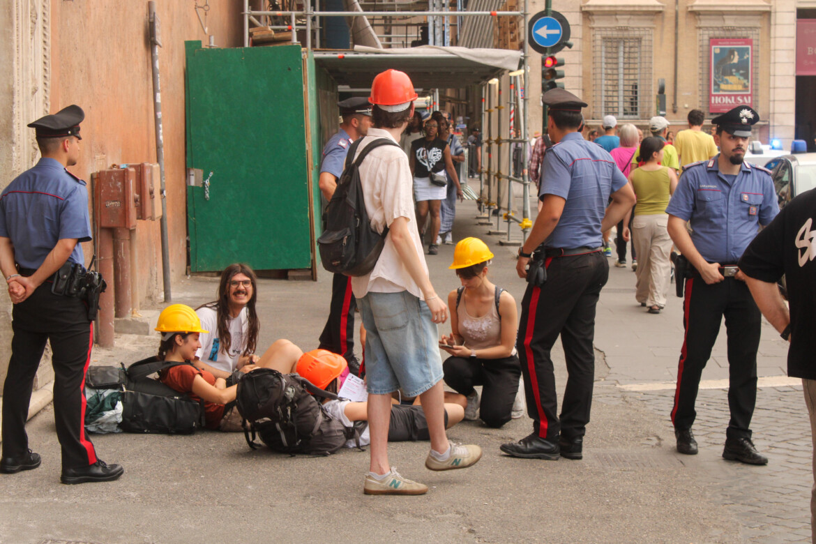 Fermi al buio per Extinction rebellion